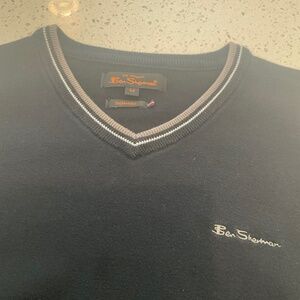 Ben Sherman Men’s V-neck Sweatshirt Black w Grey trim Size M